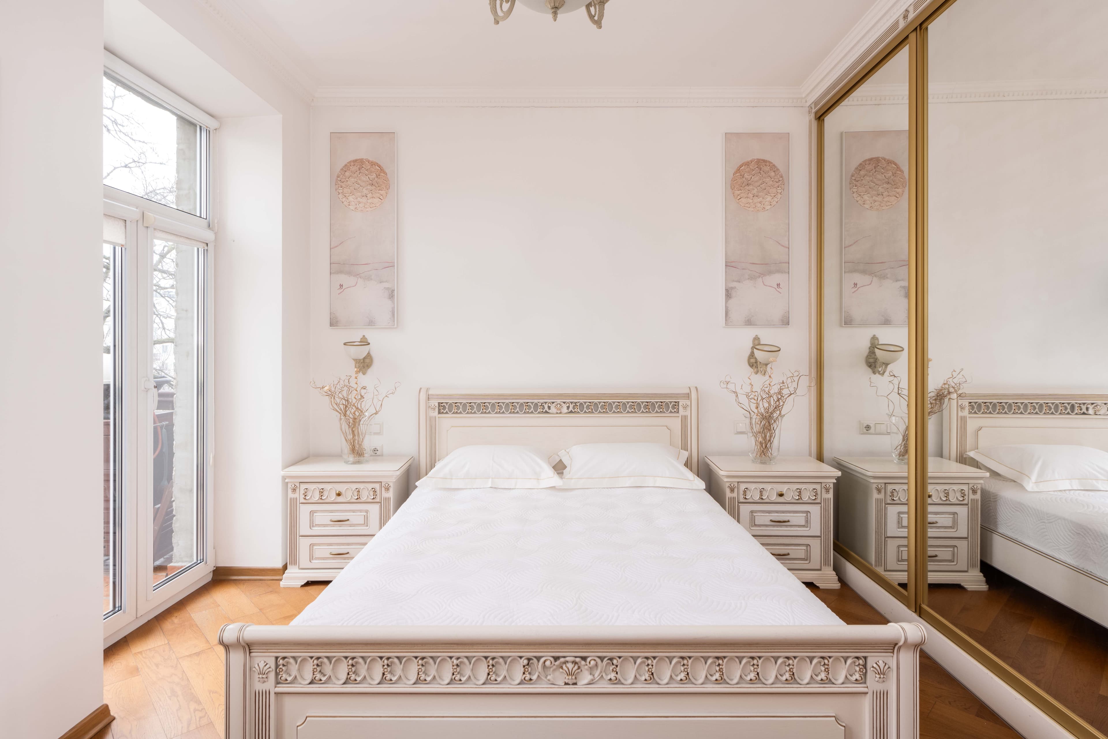 Bedroom (extra view)